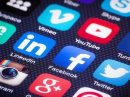 1 in 4 teenagers couldn’t enjoy Christmas without social media