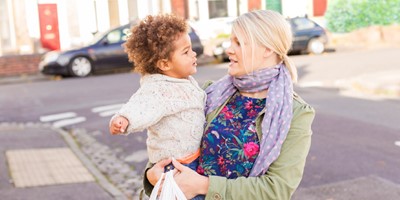 woman-child-street