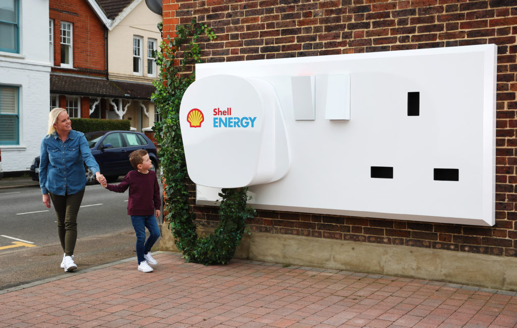 More than 700,000 homes in Britain switched to renewable electricity ...
