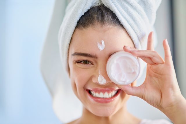 istock-883019542.jpg-skin-cleaning.jpg