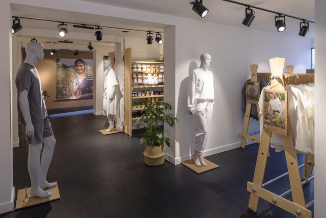 CL9 Shoreditch High Street pop-up photo 8444