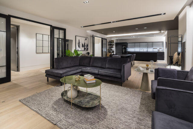 IslingtonSquareShowPenthouseLivingRoomKitchen