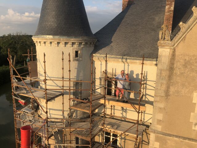 ETTC 8 Dick and Angel on Chateau scaffold