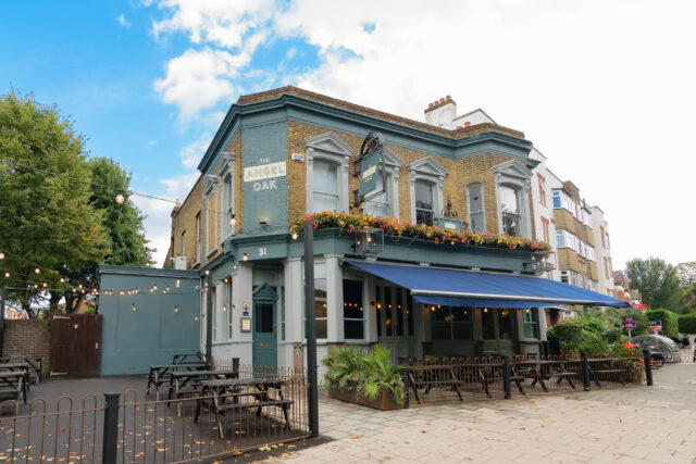 pub bar london