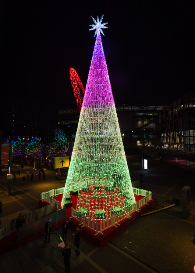 Christmas Tree switch on
