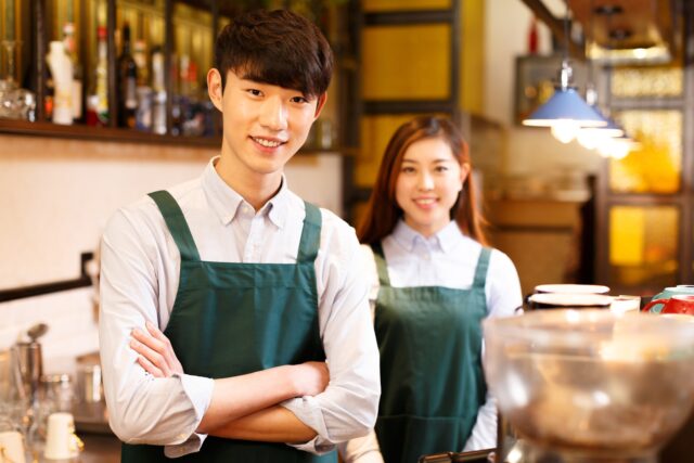 waitress-g25b2e02ed_1920