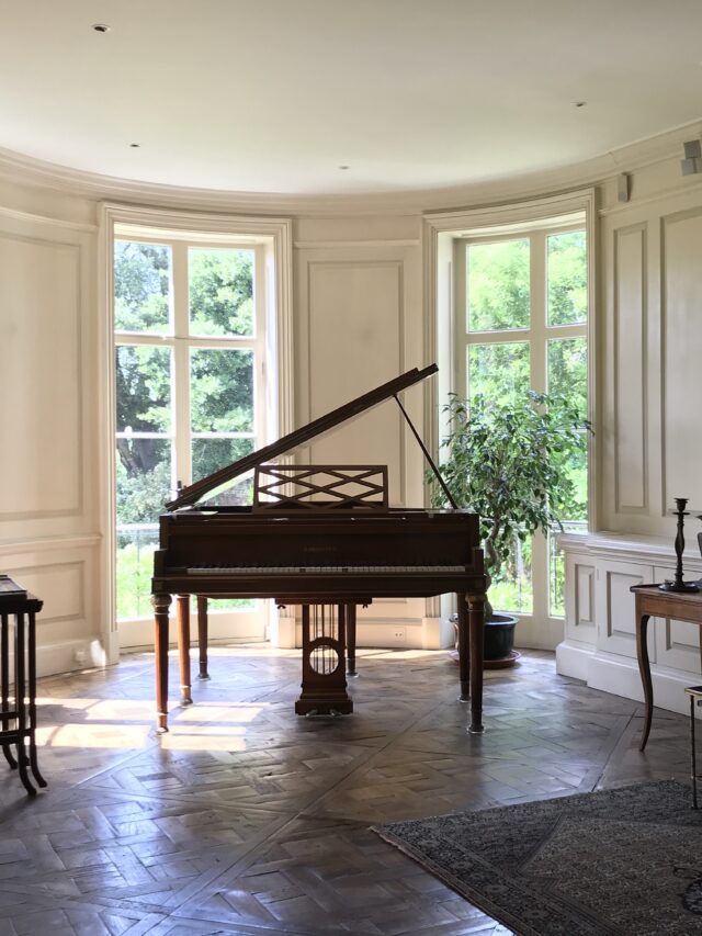 george-michael-piano-image-3.jpg