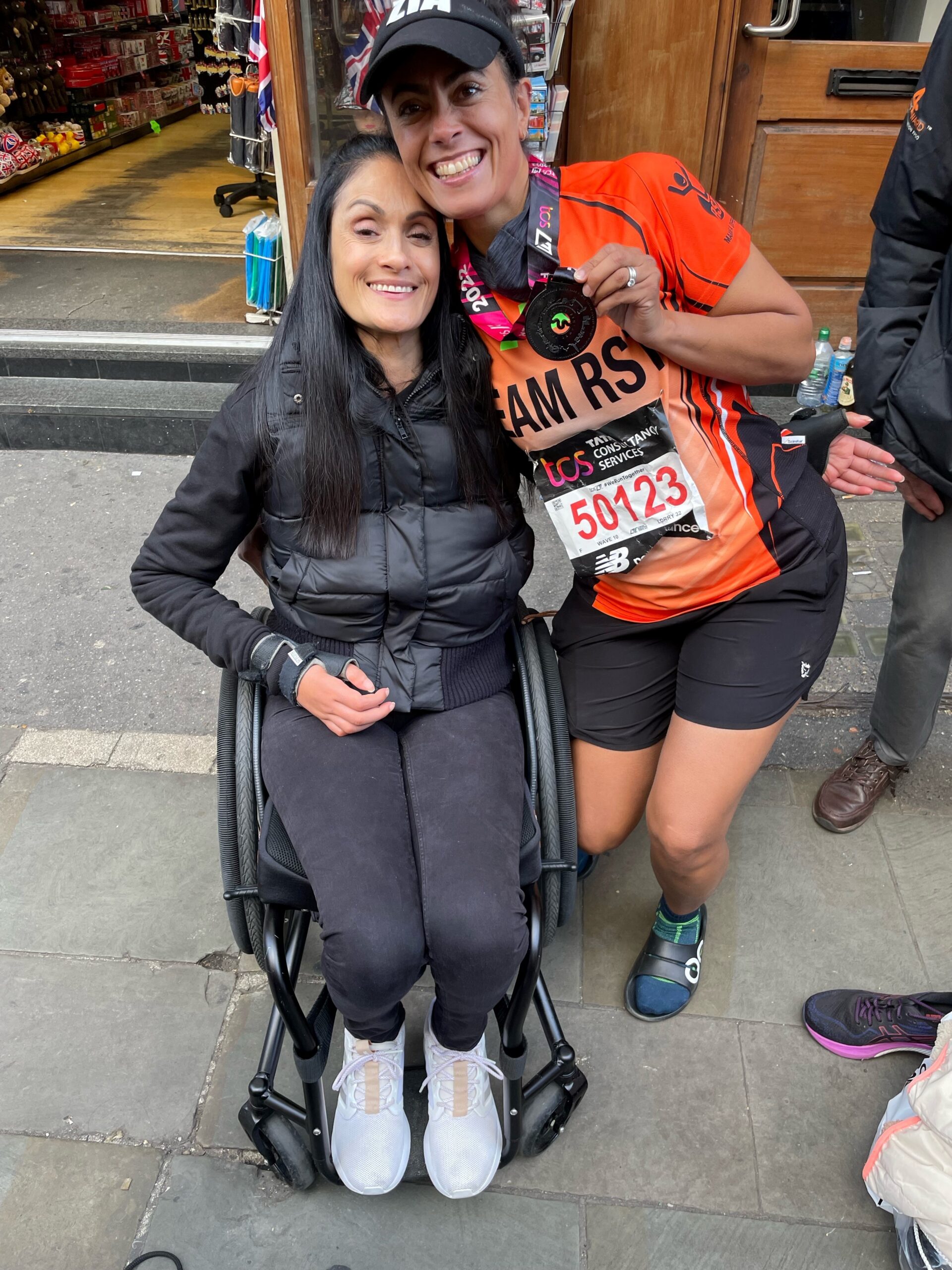 first-time-marathon-runner-raises-6k-for-best-friend-s-charity