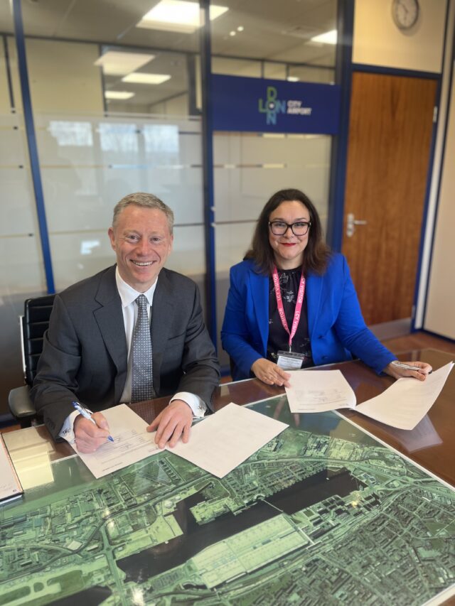 LCY CEO Robert Sinclair & UEL Vice Chancellor Professor Amanda Broderick