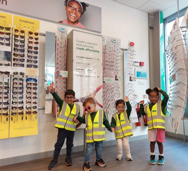 Little Darlings Nursery visit to Harrow Weald F 18.9.2023