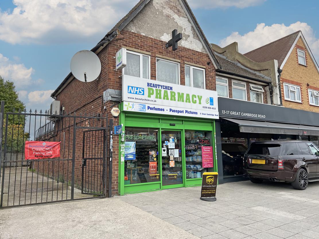 Pair purchase Tottenham pharmacy after 34-year ownership - London Post