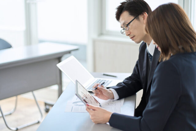 asian-business-person-having-a-meeting-with-a-tabl-2023-11-27-05-25-32-utc (1)