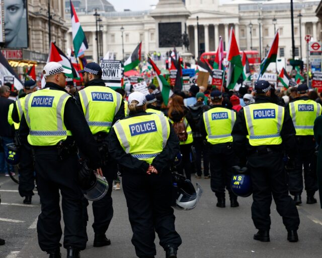 London,,Uk.,April,27,2024.,Police,Officers,Seen,From,The,Back