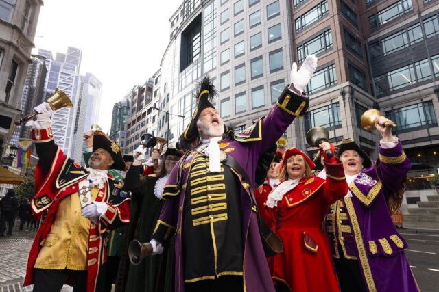 TownCriers_01