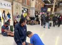 More than 900 people learn about CPR at Victoria Station