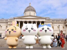 CUTENESS TAKES A TOUR OF LONDON AS CHIIKAWA ARRIVES IN THE CAPITAL