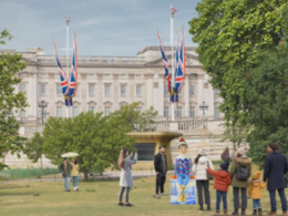 Giant Elf on the Shelf sculptures to take over London’s landmarks this Christmas